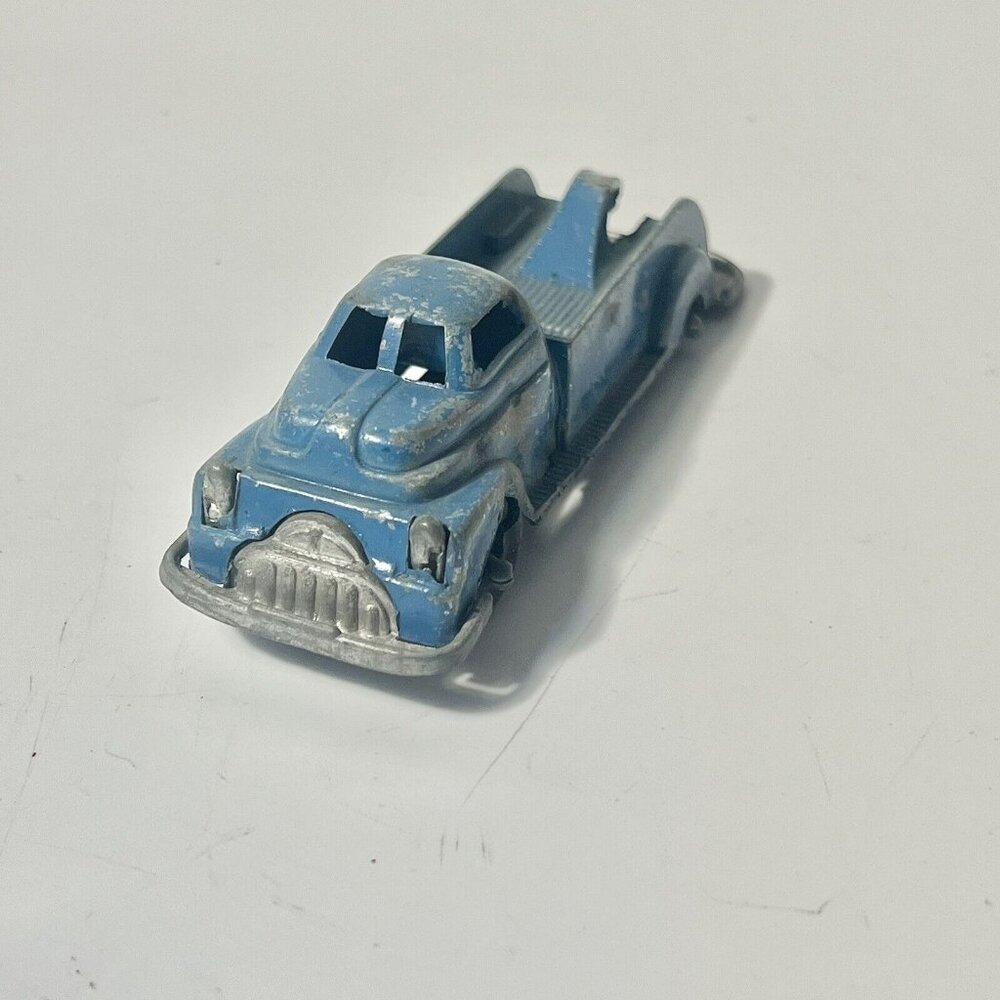 VTG MANOIL TOW TRUCK 1940s 50s DIECAST METAL Blue MADE IN USA